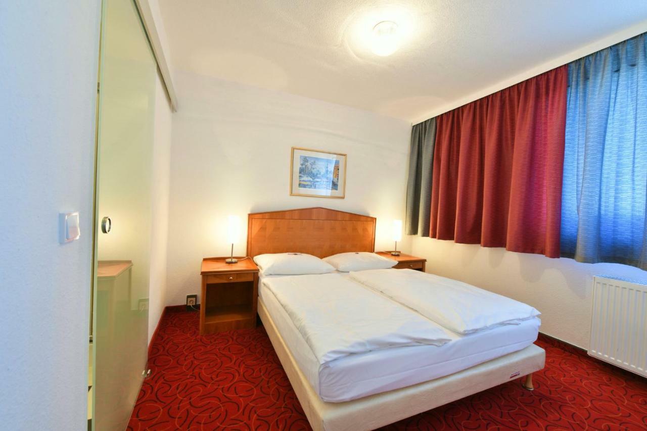 SKYHOTEL Merseburg Zimmer foto